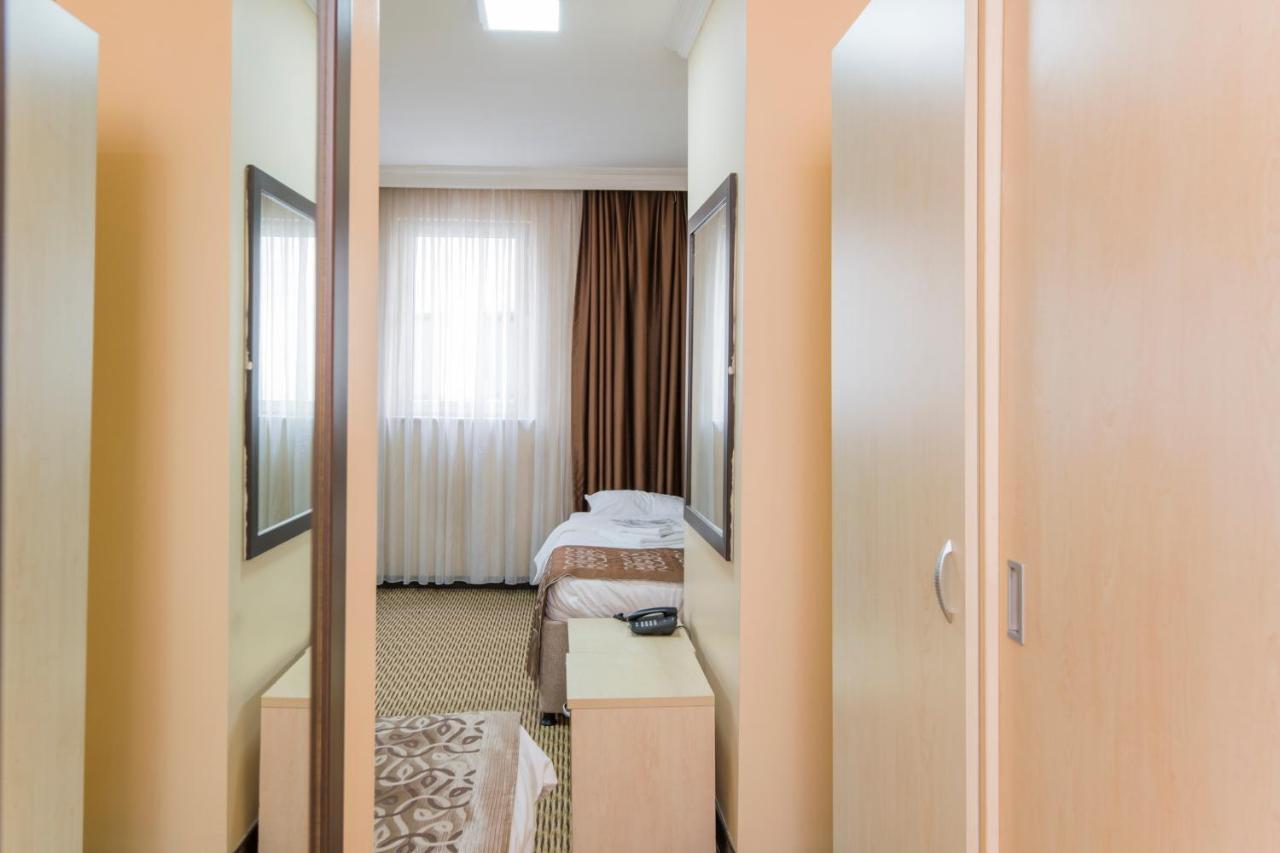 My Dome Economy Hotel Istanboel Buitenkant foto